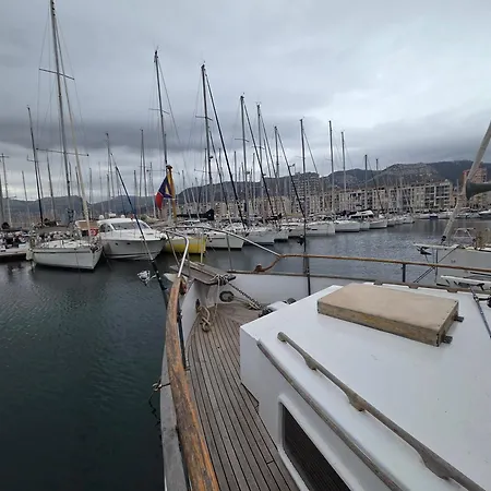 Botel Moment De Legende Toulon