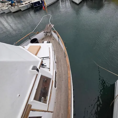 Moment De Legende Botel *